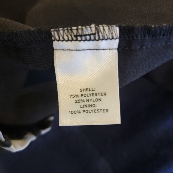 Halogen Sleeveless Embroidered High Collar Zippered Back Blouse Size M - Picture 7 of 9